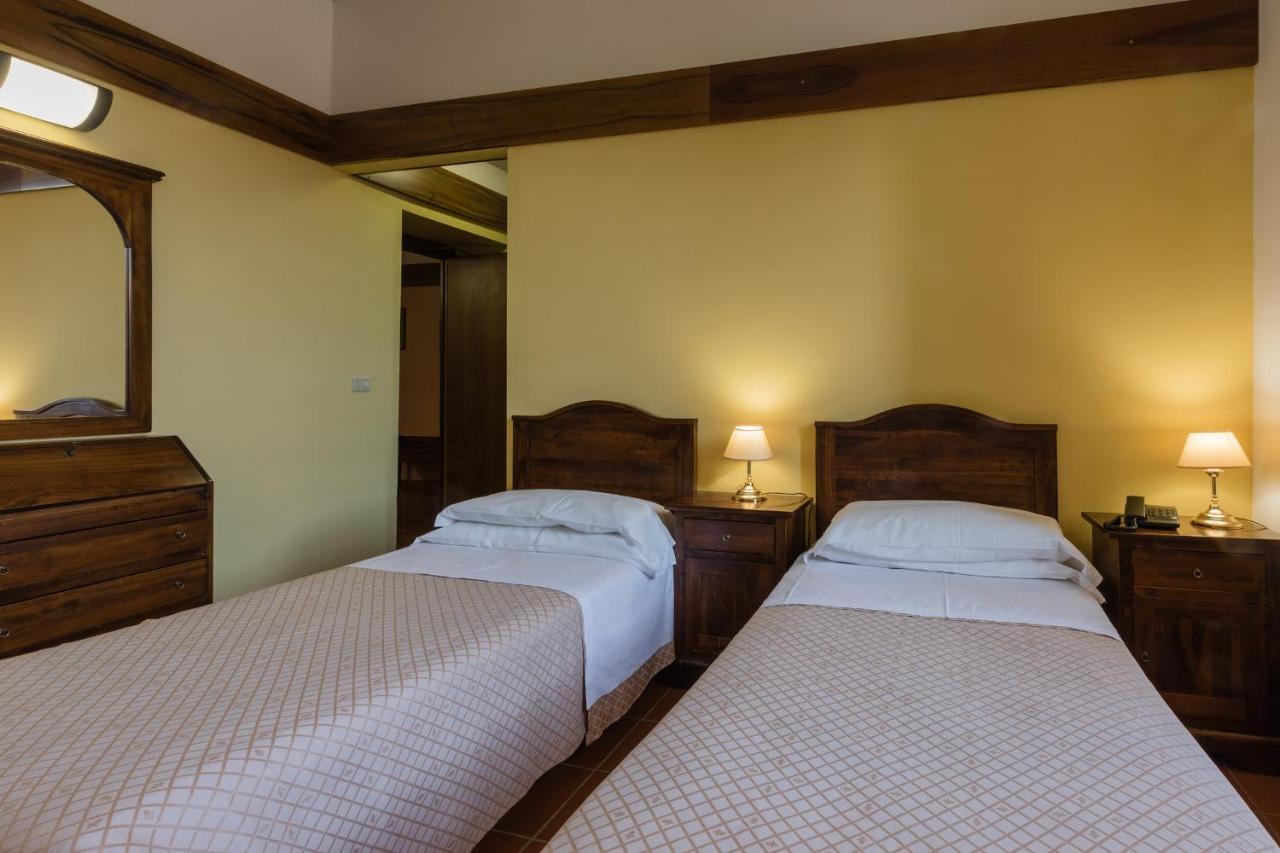 Hotel Palazzo Servanzi Confidati San Severino Marche Εξωτερικό φωτογραφία